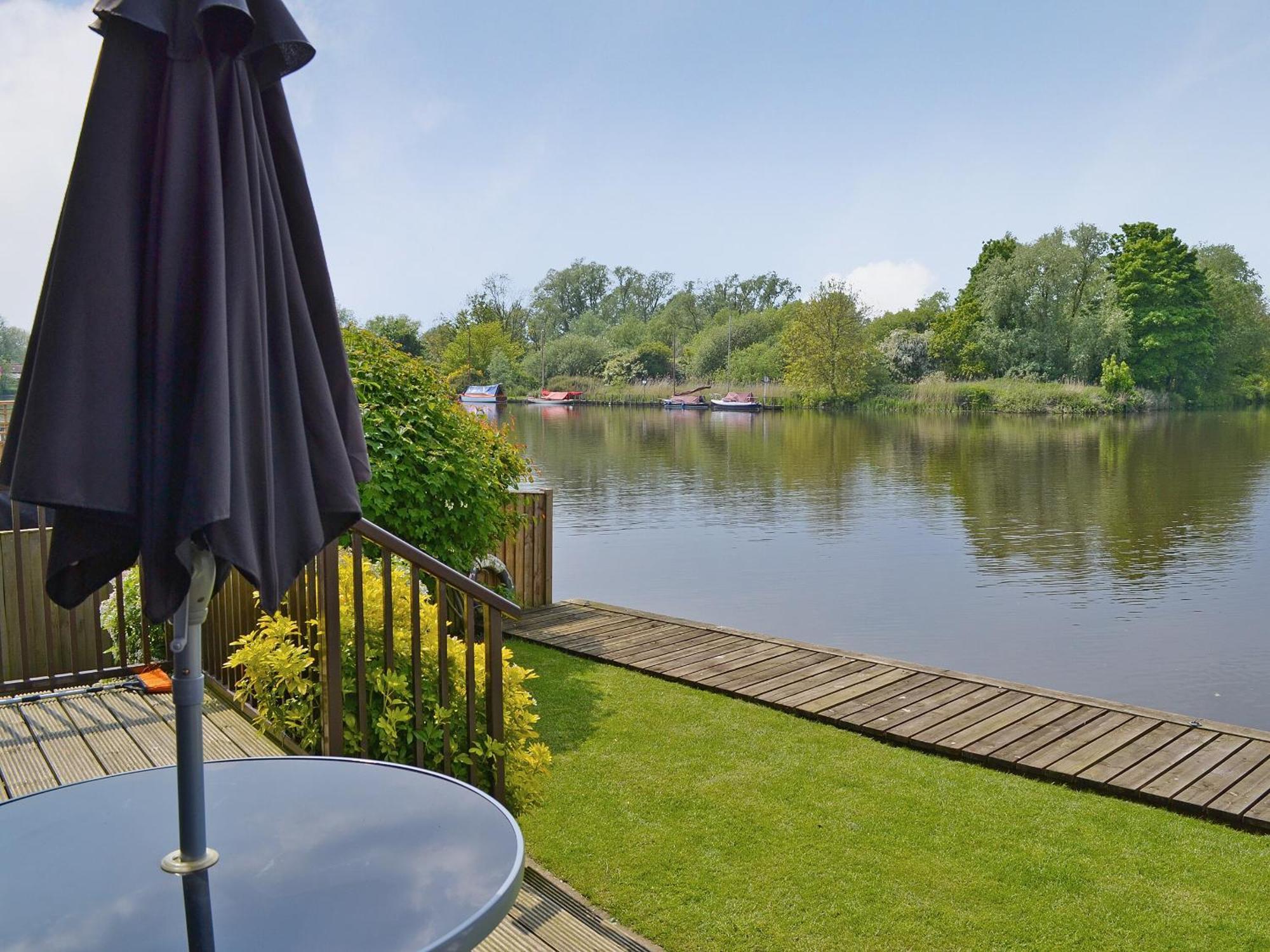 Herons View - 28279 Brundall ภายนอก รูปภาพ